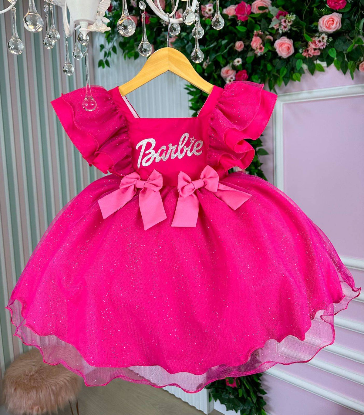 Vestido Princesa Belli Tematico Barbie Pink Babado (VESTPRNCBLLTMTCPINKBBD)
