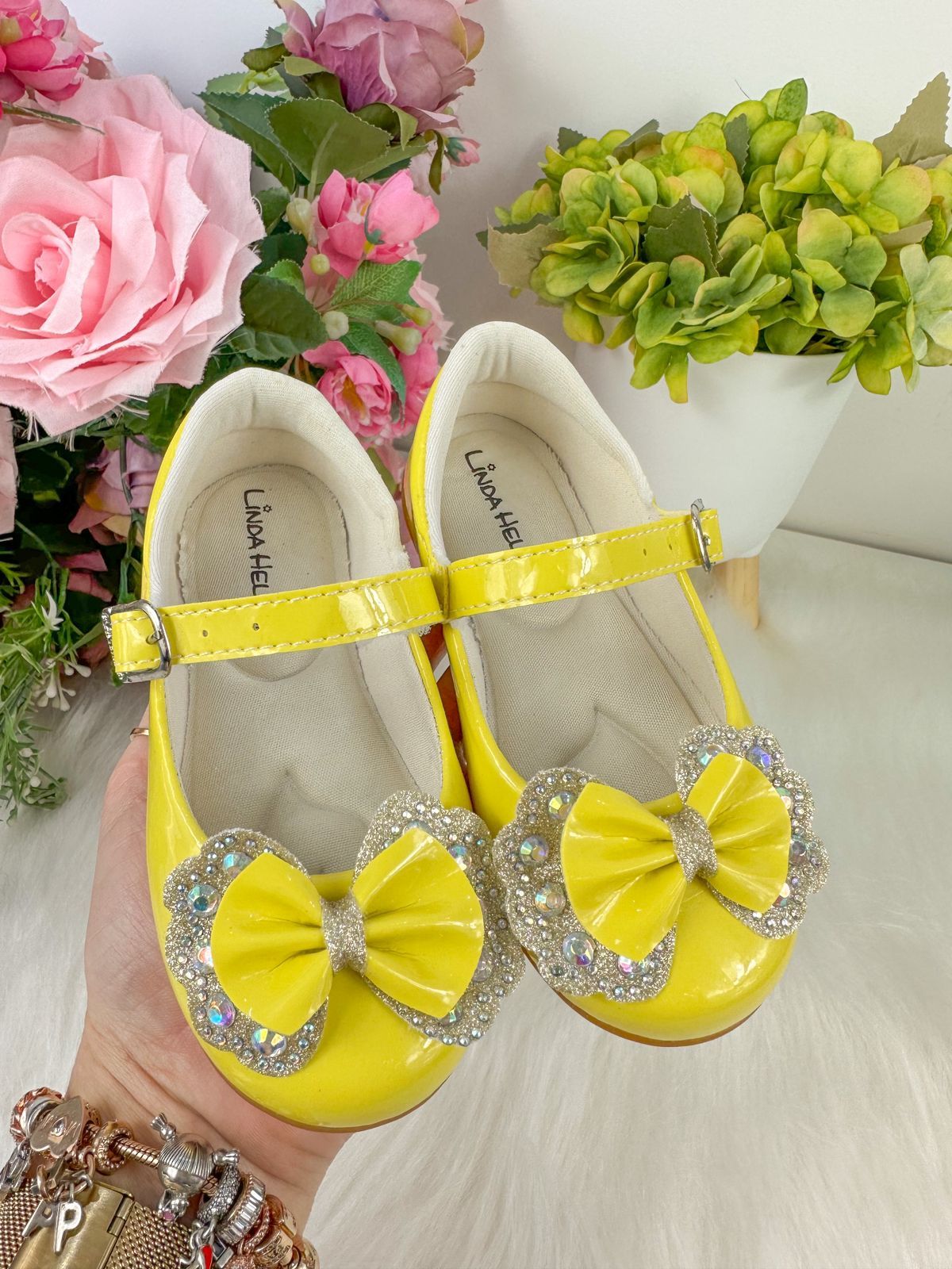 Sapatilha Flor Di MIla Baby Amarelo Lacinho Strass (SPTLFLRDMLBBAMRLLCSTRS)