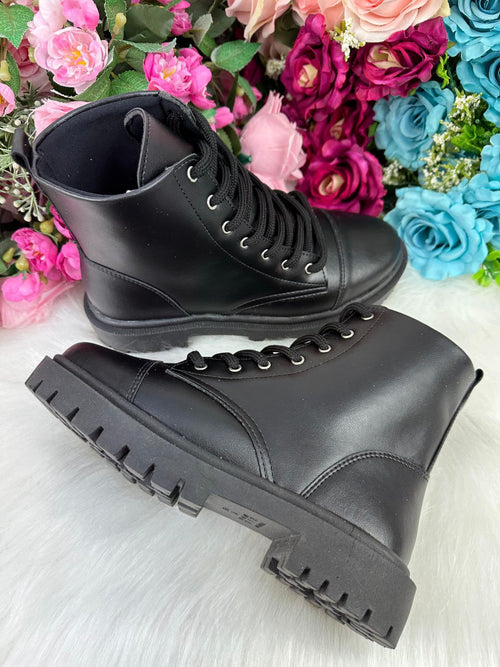 Bota/Coturno Ousadia Preta Adulta (BTACTURNOPRTA)