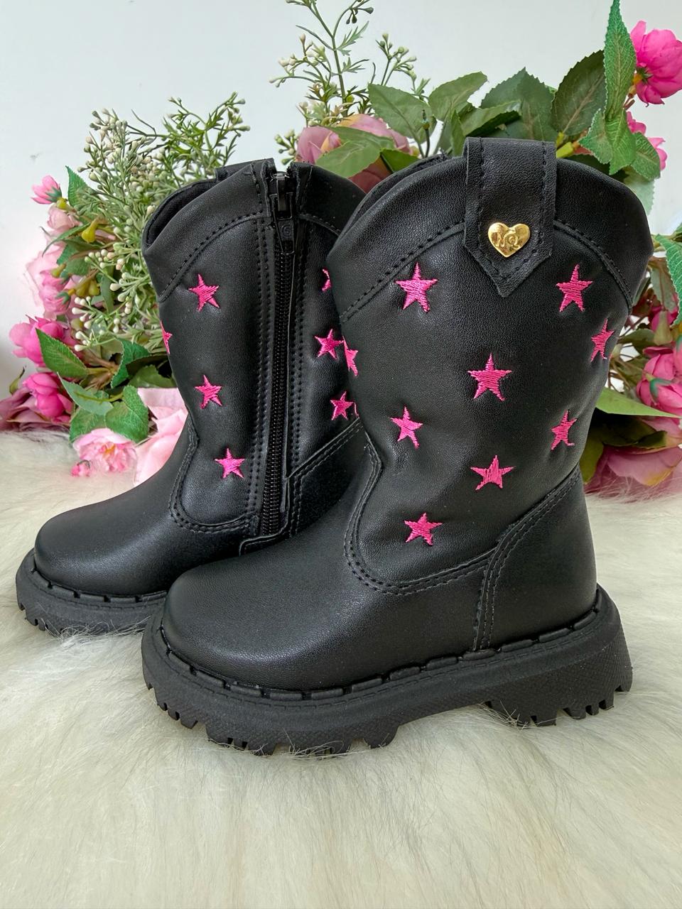 Bota Nilqi Manu Preta Estrela Pink Modelo 2 (BTNLQPRTMDL2)
