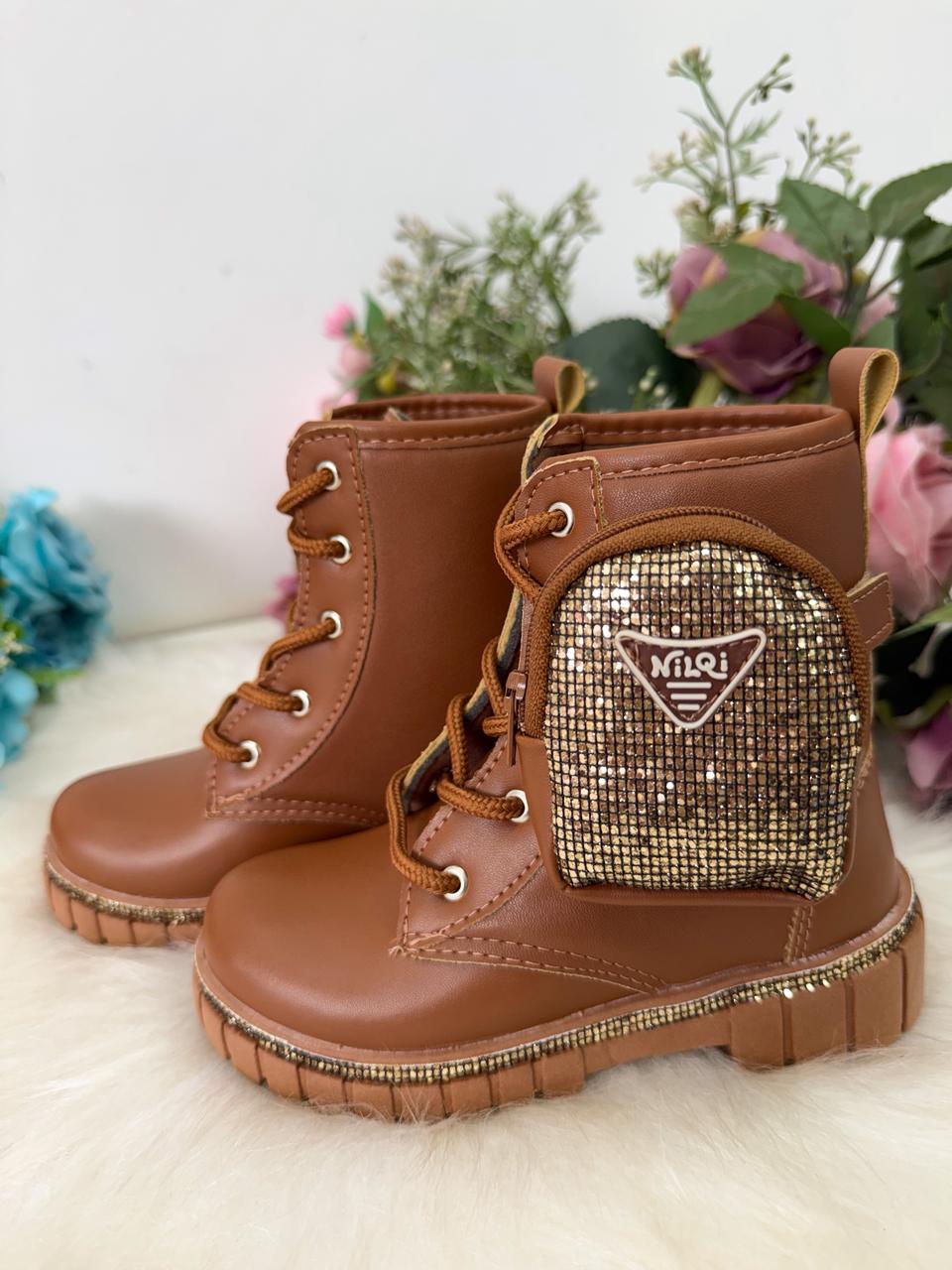Bota/Coturno Nilqi Malu Bolsinha Cano Baixo Marrom-Caramelo (BTNLQMLUBSINCNBXMARRCRML)