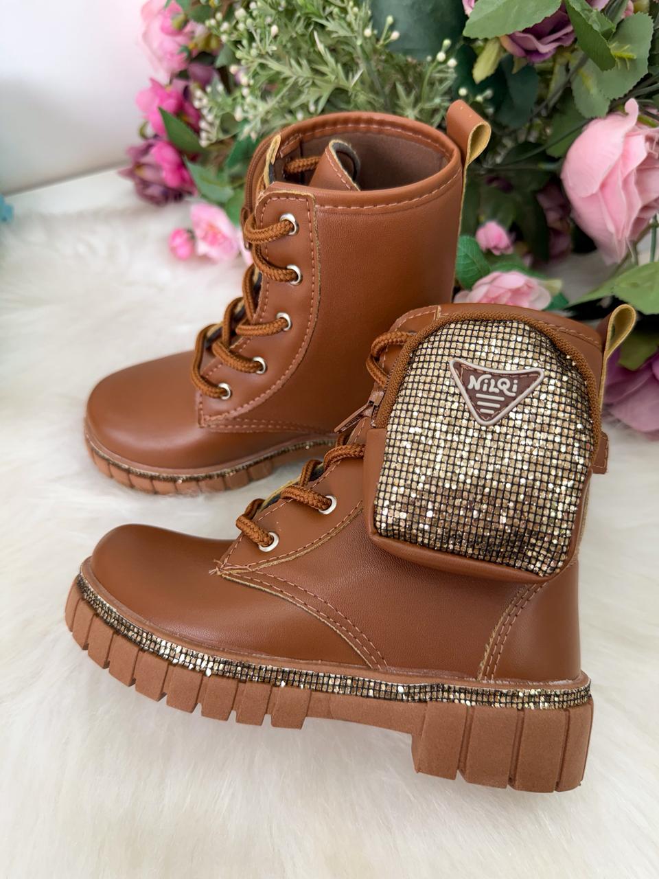 Bota/Coturno Nilqi Malu Bolsinha Cano Baixo Marrom-Caramelo (BTNLQMLUBSINCNBXMARRCRML)