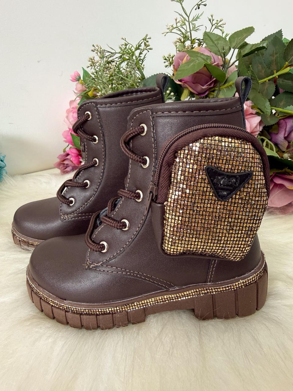 Bota/Coturno Nilqi Malu Bolsinha Cano Baixo Marrom-Café (BTNLQMLUBSINCNBXMARRCF)